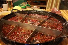 重慶火鍋為什么那么香重慶又有發(fā)達(dá)的美食文化，其中最具代表的是以香濃麻辣享譽(yù)全國(guó)的火鍋