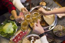 2019年的餐飲經(jīng)營(yíng)成本升高，餐飲保命線縮短【重慶火鍋底料批發(fā)工廠】