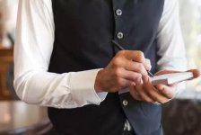 服務(wù)員常犯的六大毛病，會讓顧客再也不想來你的餐廳【重慶火鍋底料批發(fā)商城】