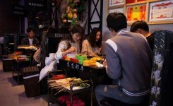 四月，一個(gè)餐飲老板的血淚心路【重慶火鍋底料廠家排名】