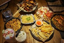 “堂食+外賣+商城”三店一體新模式，餐飲數(shù)字化發(fā)展新風(fēng)口？重慶火鍋底料批發(fā)商城