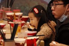 阿里前員工開出100家熱干面門店！曾賠得員工工資發(fā)不出【最正宗的重慶火鍋底料】