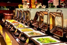 吃自助餐時(shí)，為何一吃就假飽？原來是中了老板的套路
