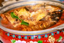 料理包“沒鍋氣”“沒營(yíng)養(yǎng)”？你怎么看？2年同城開近20家直營(yíng)“千平大店”：5次‘破繭成蝶’般轉(zhuǎn)型重慶火鍋底料批發(fā)在哪里
