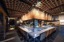 敗退的日韓料理，年輕人不再愛了？年因?yàn)橐咔殛P(guān)店退出中國市場的日本大眾居酒屋連鎖品牌“和民”旗下的炸雞品牌在上海開業(yè)，此舉被解讀為是和民重