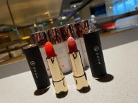 做彩妝、推耳飾、出包包……海底撈的“無邊界”有多厲害？