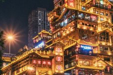 走訪長沙、重慶等地后，我總結(jié)出一套廣告牌“吸金術(shù)”