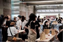 線上咖啡玩家線下開店，是玩票還是動(dòng)真格？