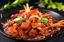 去廚師去廚房化成風(fēng)，預(yù)制菜成提升餐飲業(yè)效率的利器