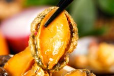 堂食預(yù)制菜，圖他價(jià)格高還是圖他熱得快？