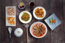 預(yù)制菜風(fēng)口下，佛山一直播基地掀起數(shù)萬(wàn)人直播熱潮