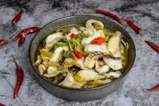 在消費者教育還不成熟的預(yù)制菜賽道，當(dāng)下或許還不是開店擴張的好時機。麥子媽試水團店模式，預(yù)制菜專賣店難跑通？