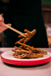 小鳳爪成就大生意，揭秘多家火鍋餐企都在用的鳳爪供應(yīng)鏈
